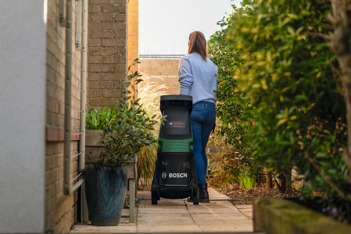 Bosch UniversalShredder 2x18V-25 kompostkværn 4,0 Ah